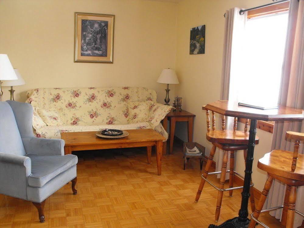 Dewar'S Inn And Cottages Prescott ภายนอก รูปภาพ